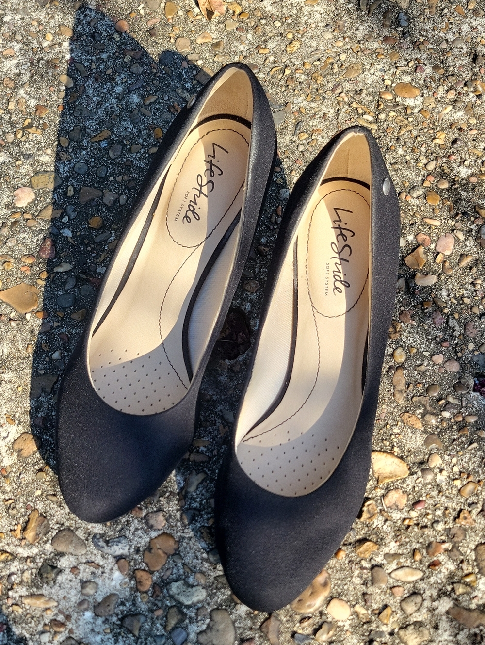 Life Stride Black Rounded Toe Comfort Ballet Flats